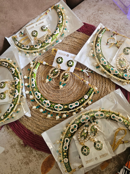 Green hasli choker