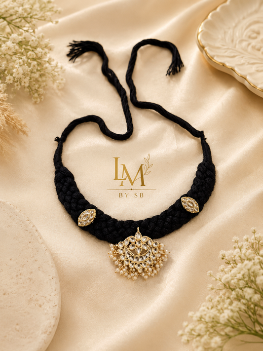 Saavi choker